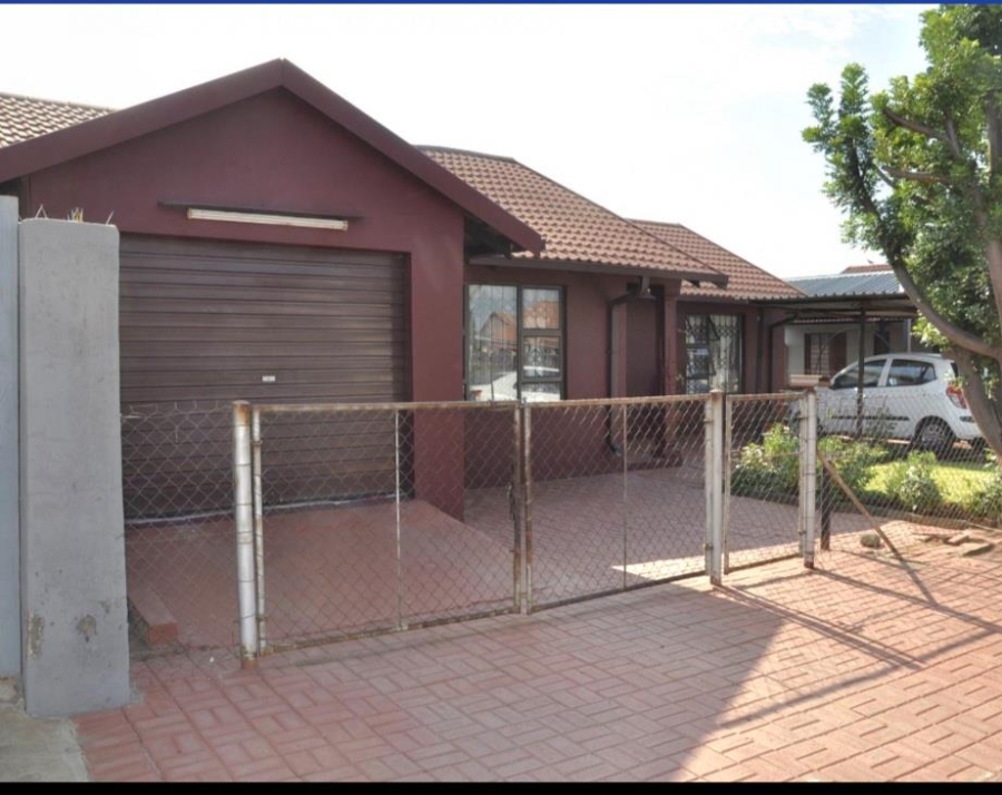 4 Bedroom Property for Sale in Rustenburg North West